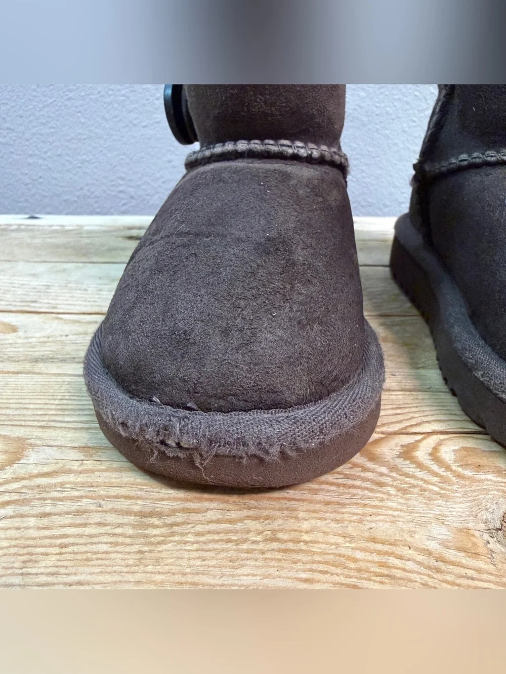 Girls UGG warm cozy boots size US 6
